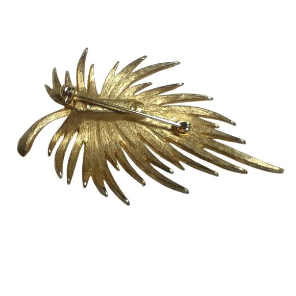 Vintage Gold-Toned Leaf Brooch Pin - Picture 6 of 6